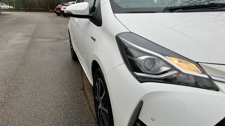 Toyota Yaris 1.5 Hybrid Icon Tech 5dr CVT Hybrid Hatchback